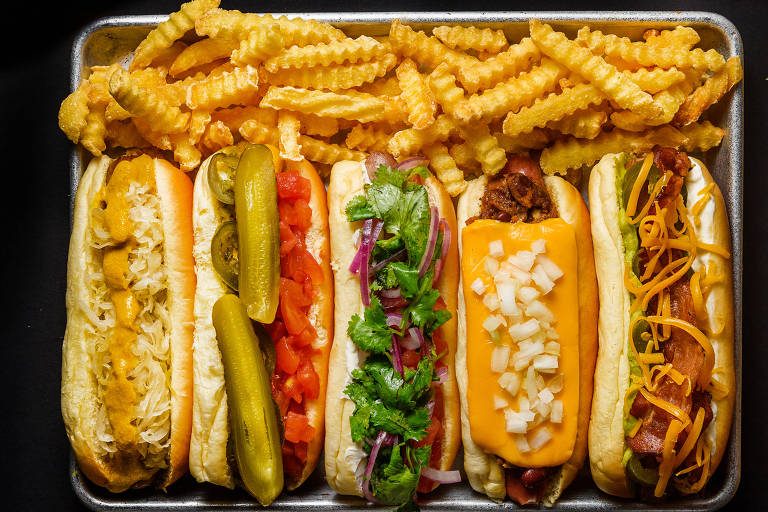 Chicago-Style Hot Dog: mais que um cachorro quente americano - Vou pra  Chicago